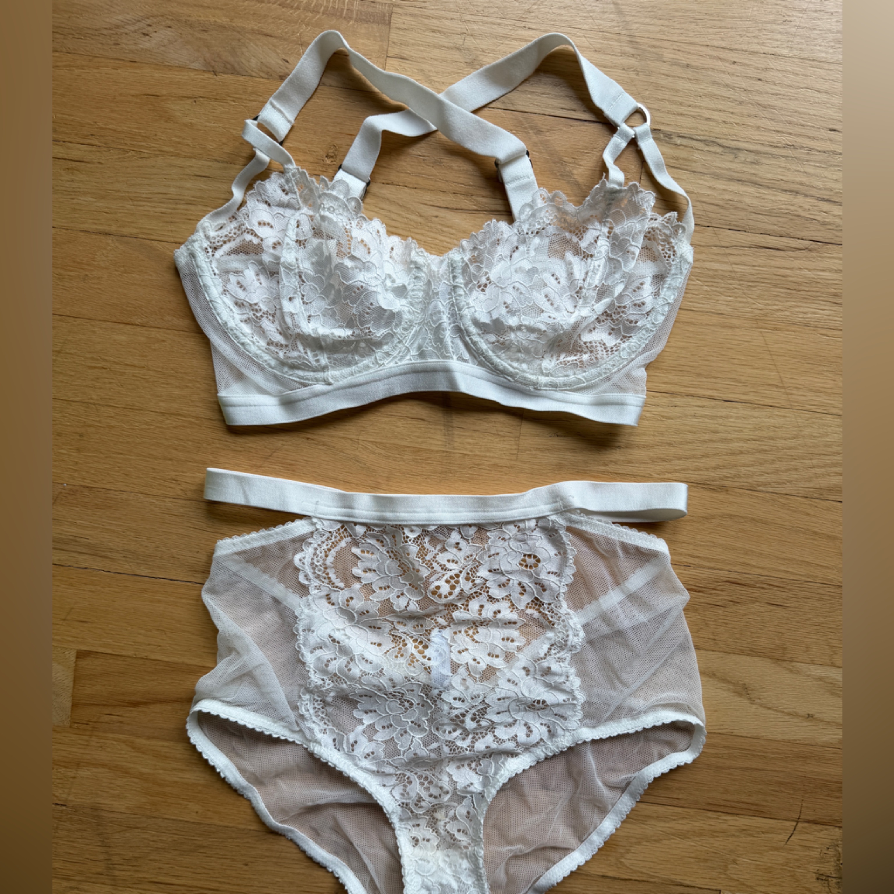 Lonely Lingerie  Lace And Mesh Bridal Lingerie Set